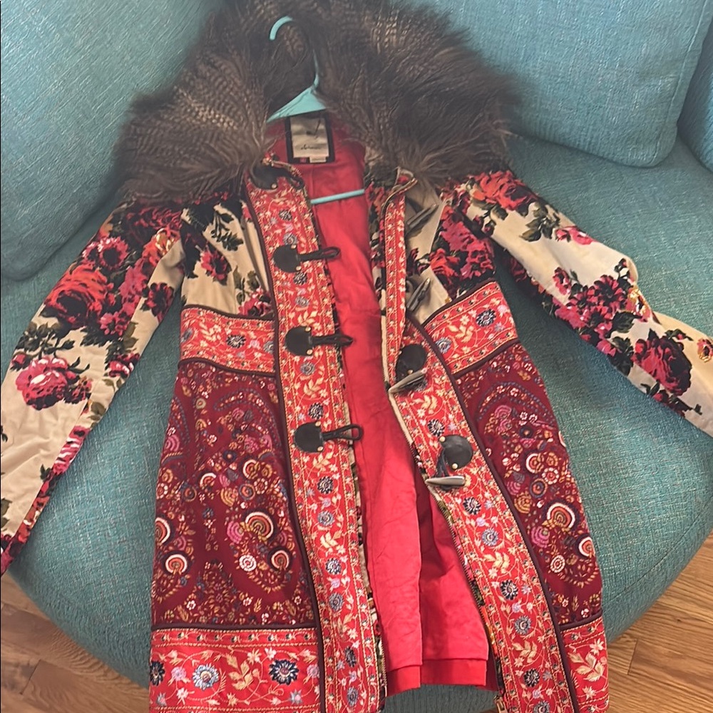 Floral Embroidered Women's Coat with Faux Fur Trim
